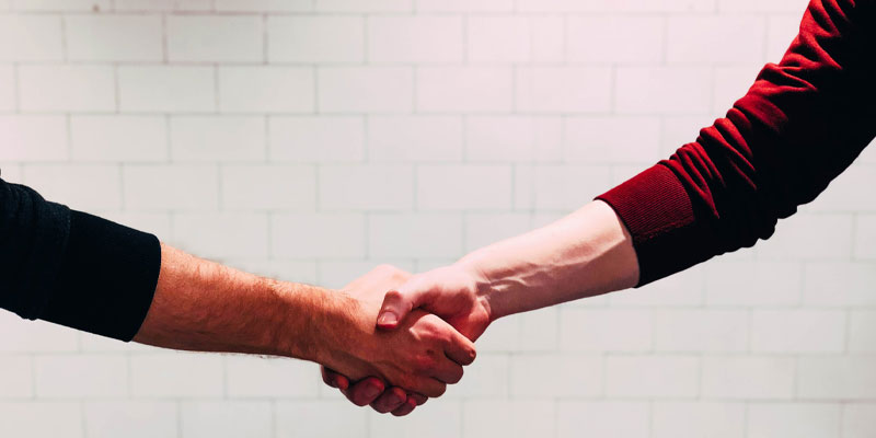 5 Tips to Improve Your Professional Handshake